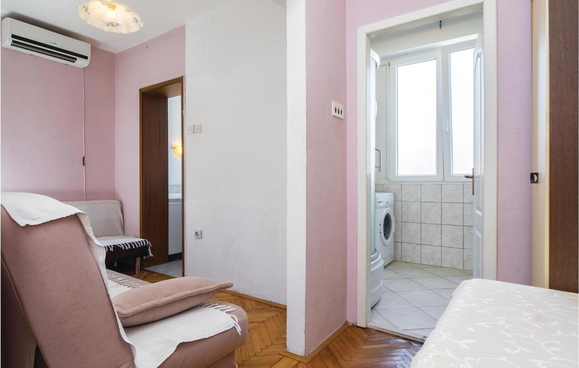 Amazing Apartment In Split With Kitchen Ngoại thất bức ảnh