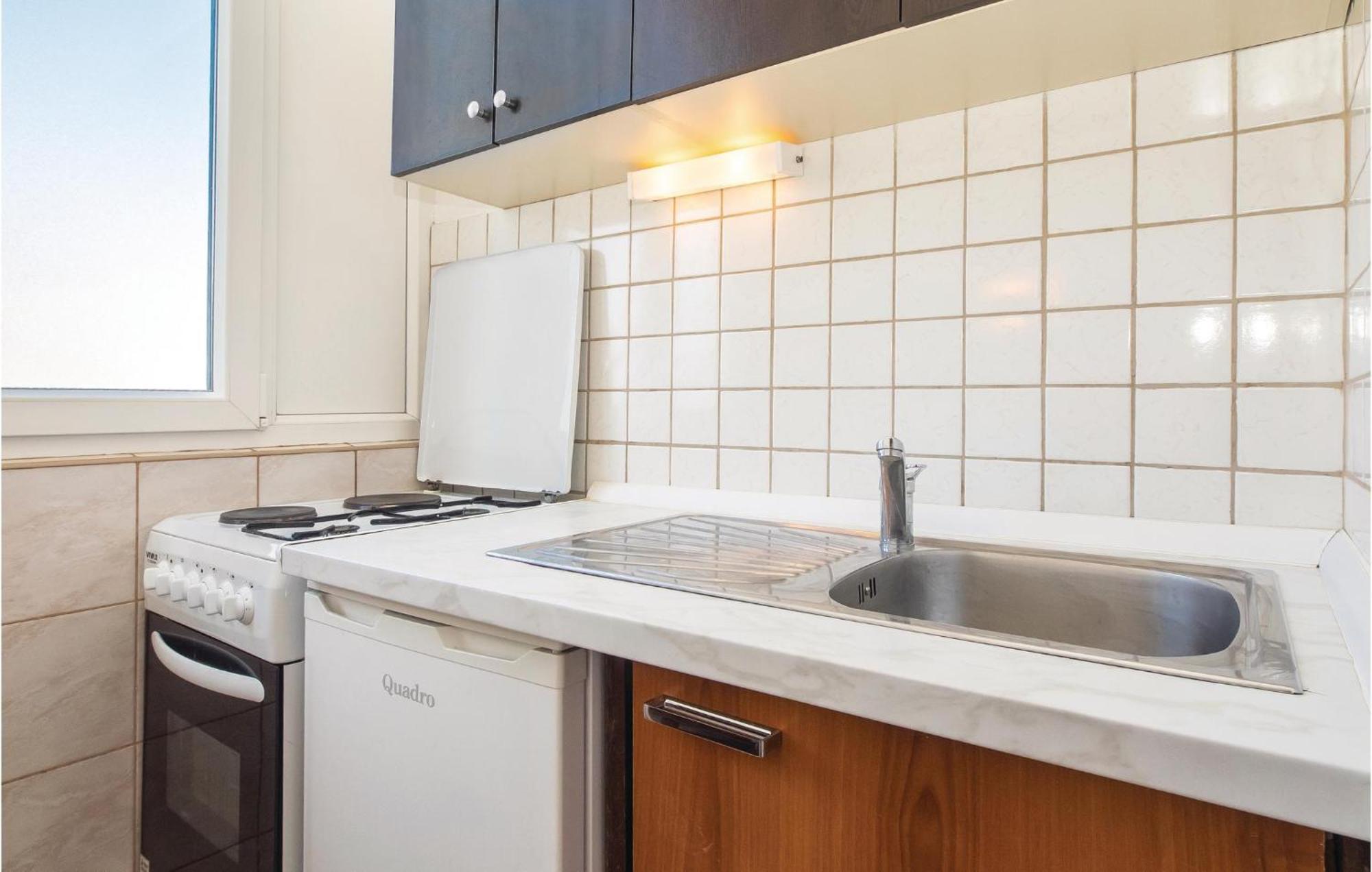 Amazing Apartment In Split With Kitchen Ngoại thất bức ảnh