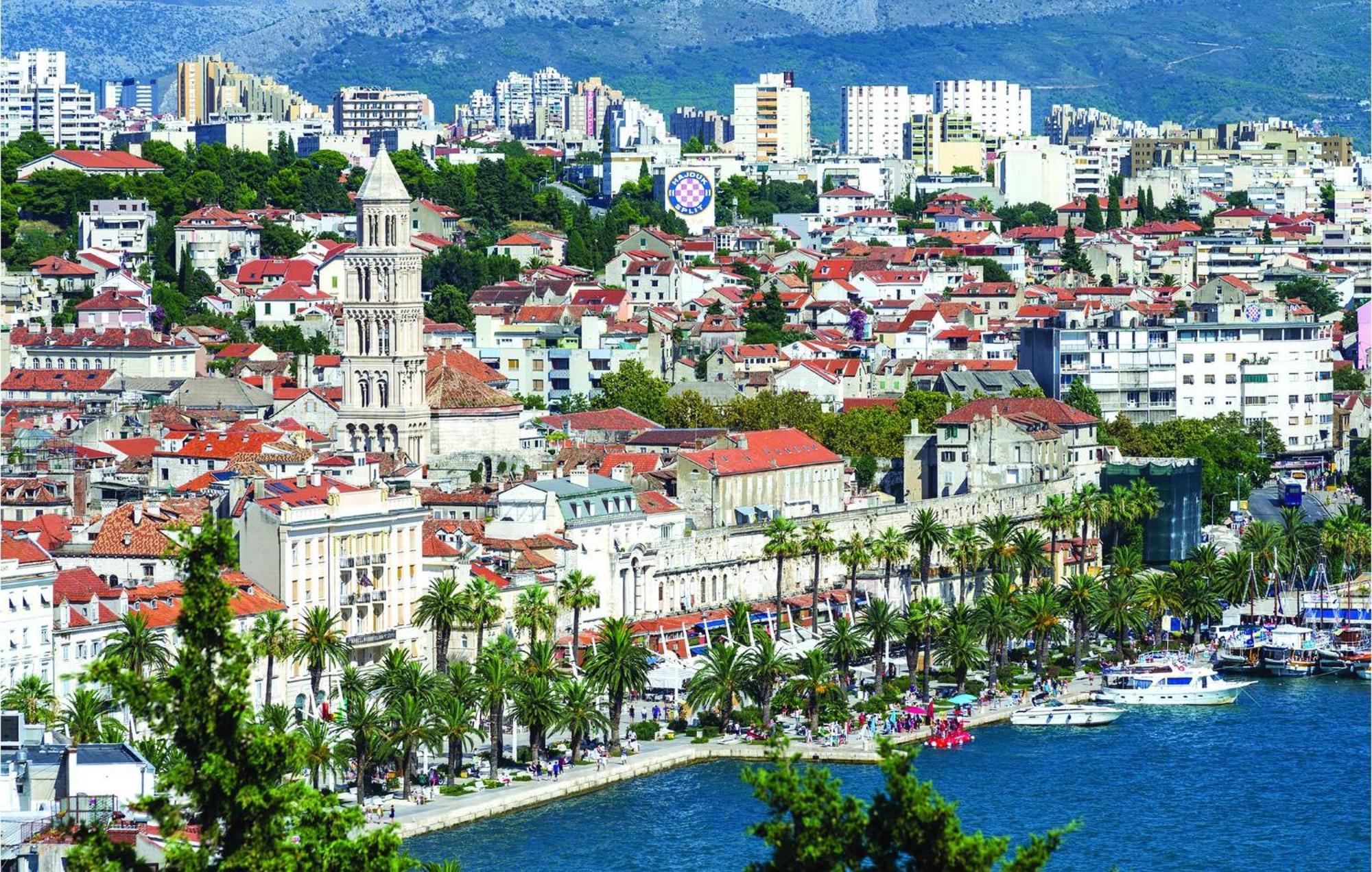 Amazing Apartment In Split With Kitchen Ngoại thất bức ảnh