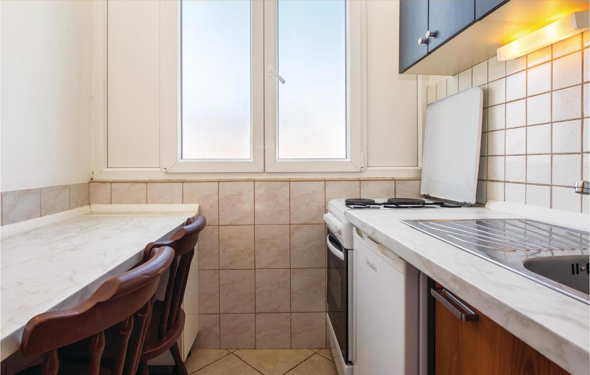 Amazing Apartment In Split With Kitchen Ngoại thất bức ảnh